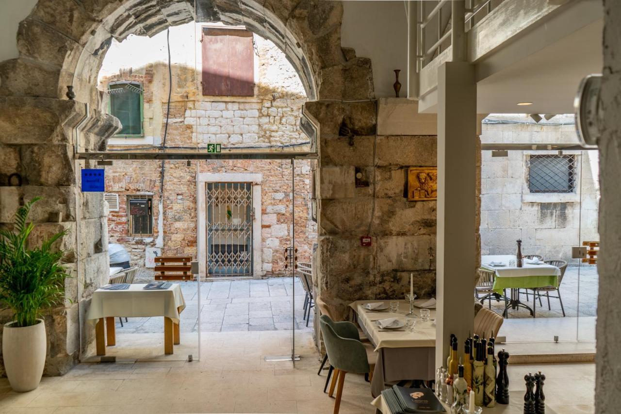 Leonis Restaurant & Rooms Split Exterior photo