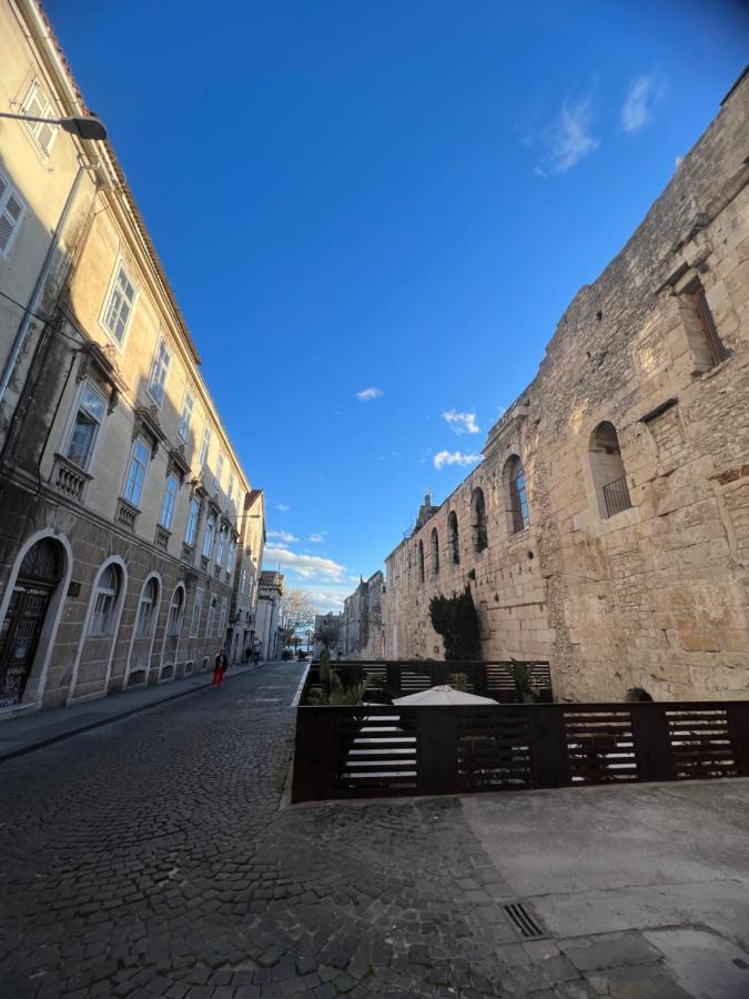 Leonis Restaurant & Rooms Split Exterior photo